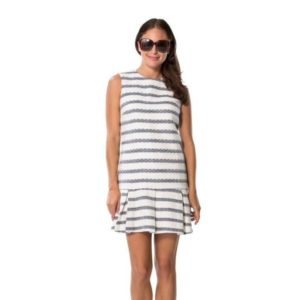 Sail to Sable Navy and Cream Textured Dress Sz 6 (TXA924)‎